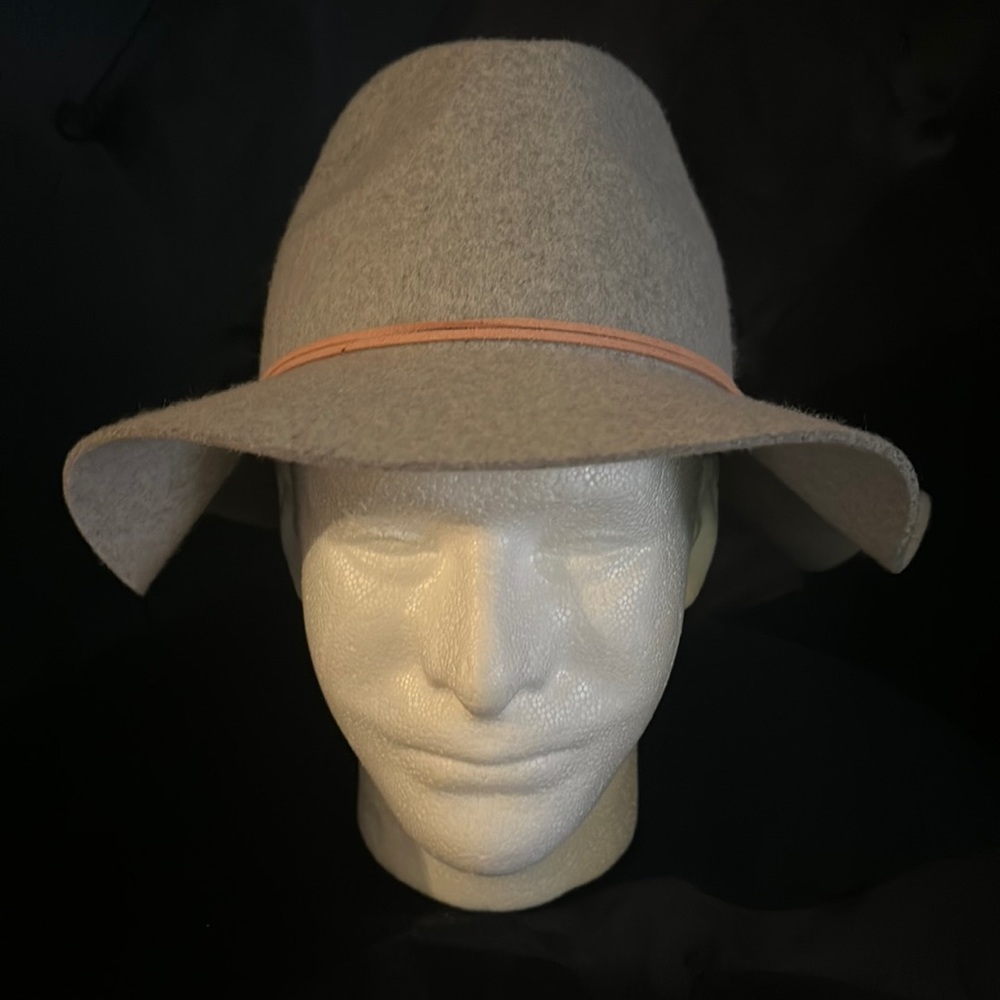 Abercrombie & Fitch gray hat - never worn.